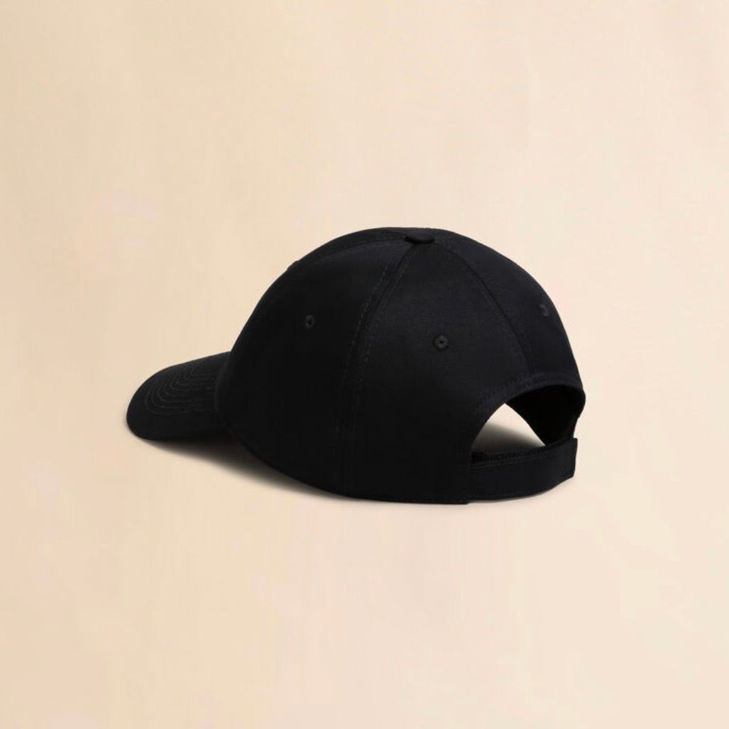 刺繡ロゴ入り オーガニックギャバジン製ベースボールキャップ / ブラック / 2025aw