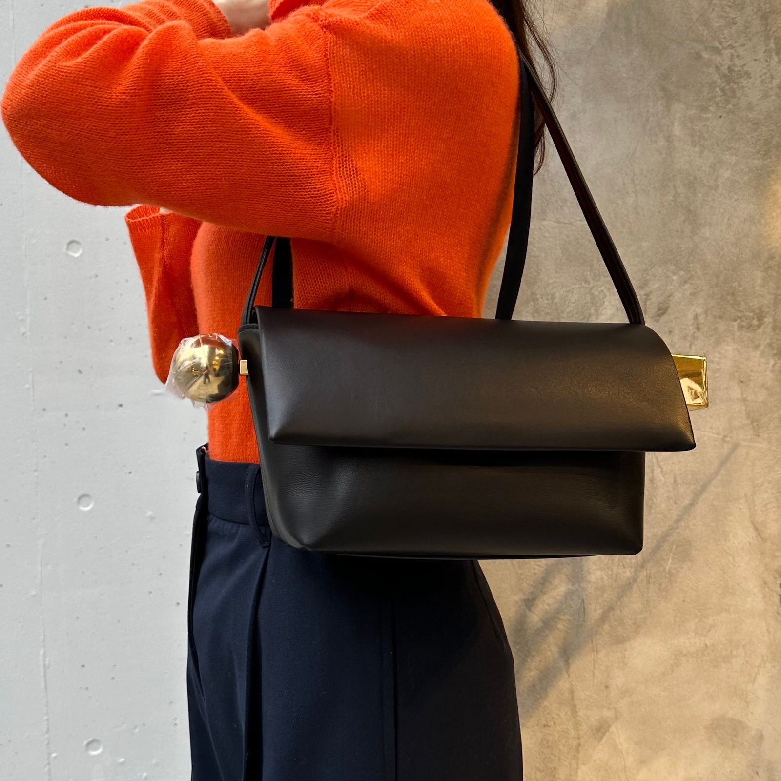 JACQUEMUS ジャックムス Rond Carre ショルダーバッグ JACQUEMUS The Rond Carré embellished leather shoulder bag