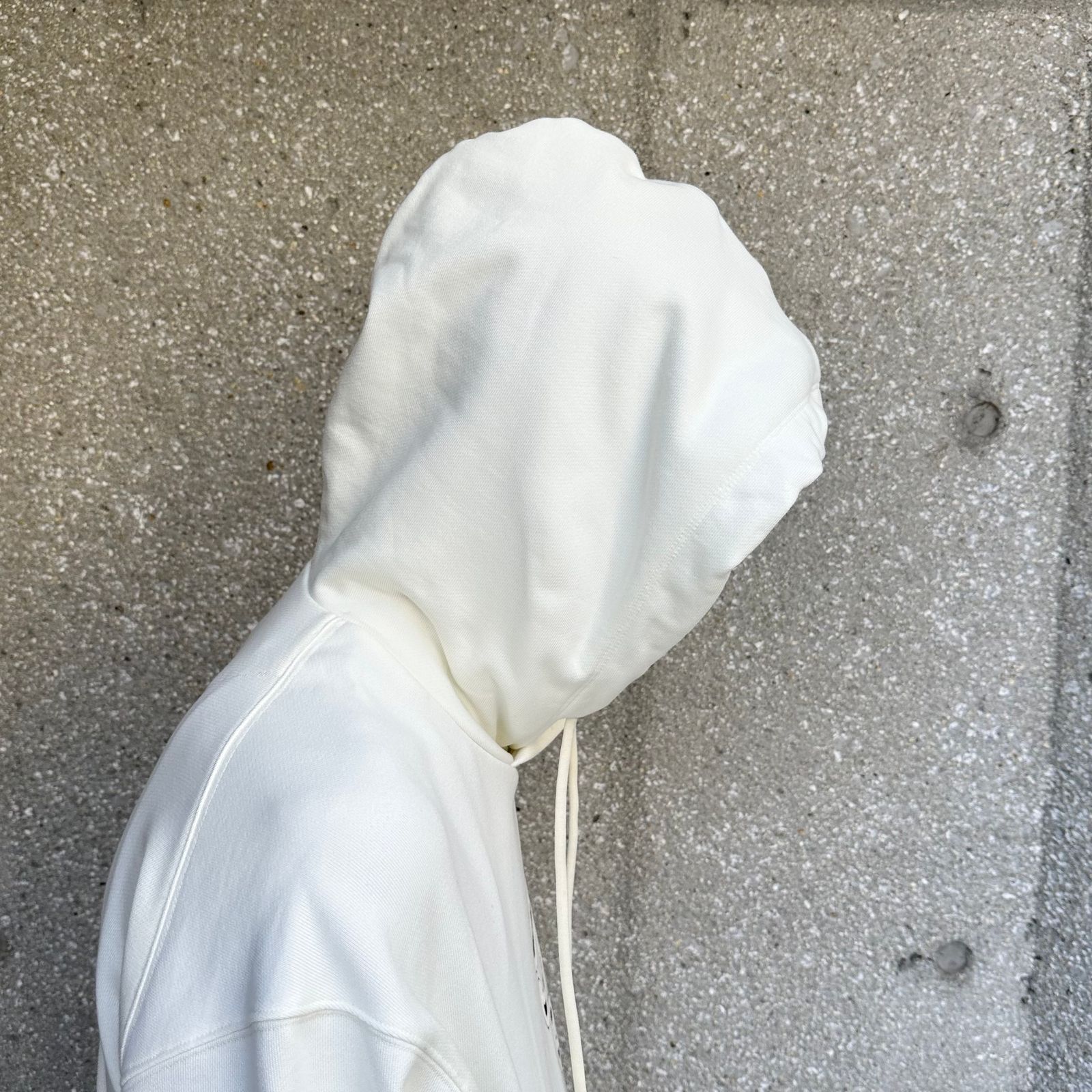 GFX Hoodie / フーディ / パーカー / オフホワイト