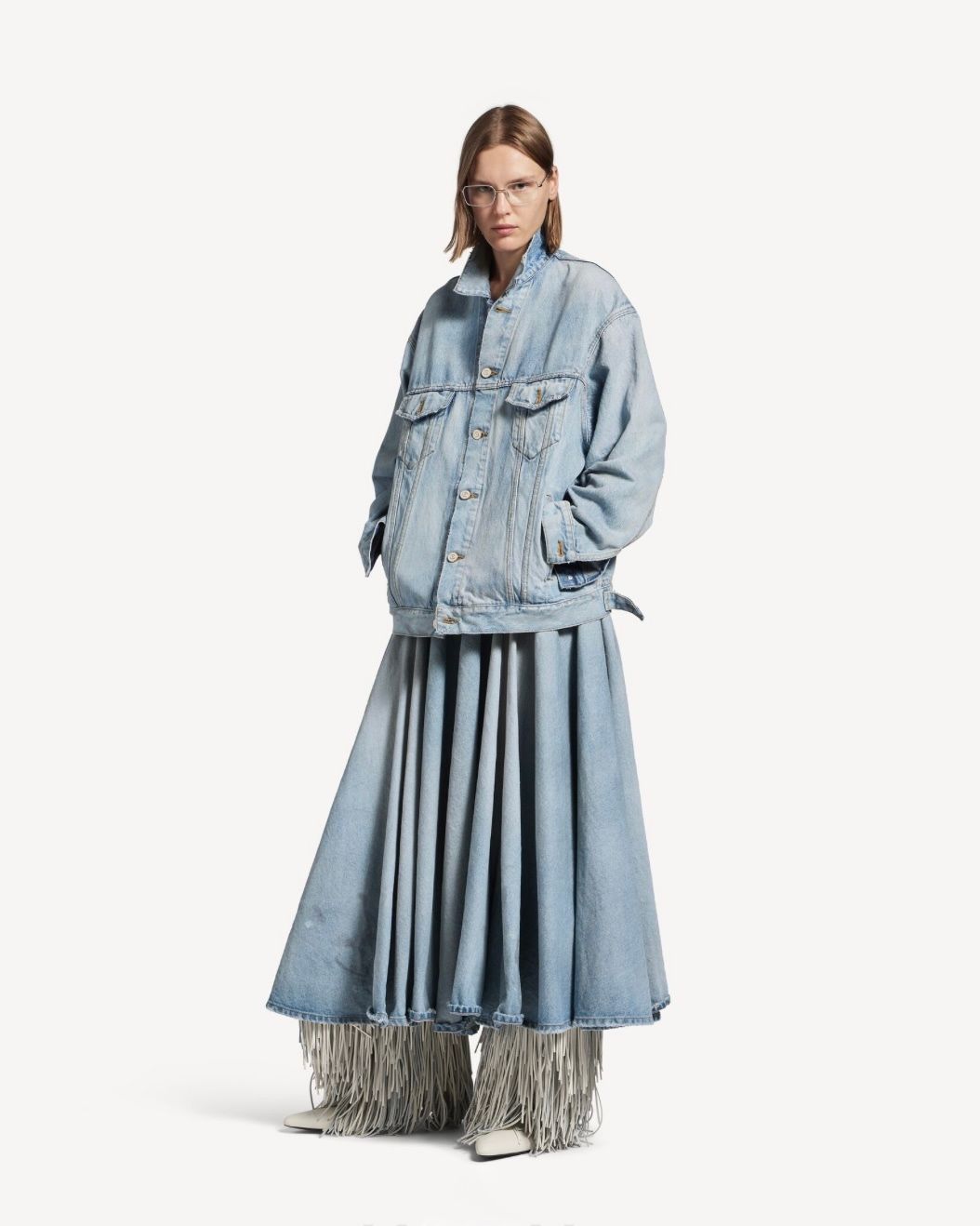 ダーティーエフェクト デニムジャケット レギュラーフィット / ウィメンズ / ウェア / デニム / ライトブルー / 2026SS NEW