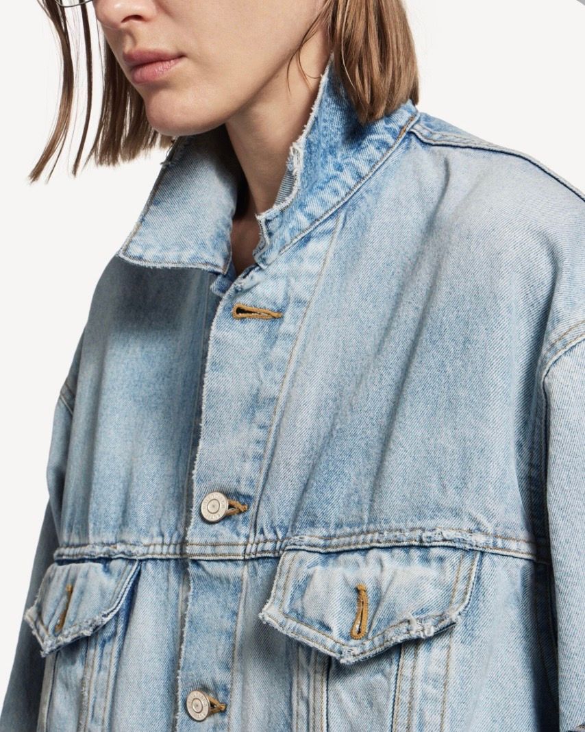 ダーティーエフェクト デニムジャケット レギュラーフィット / ウィメンズ / ウェア / デニム / ライトブルー / 2026SS NEW