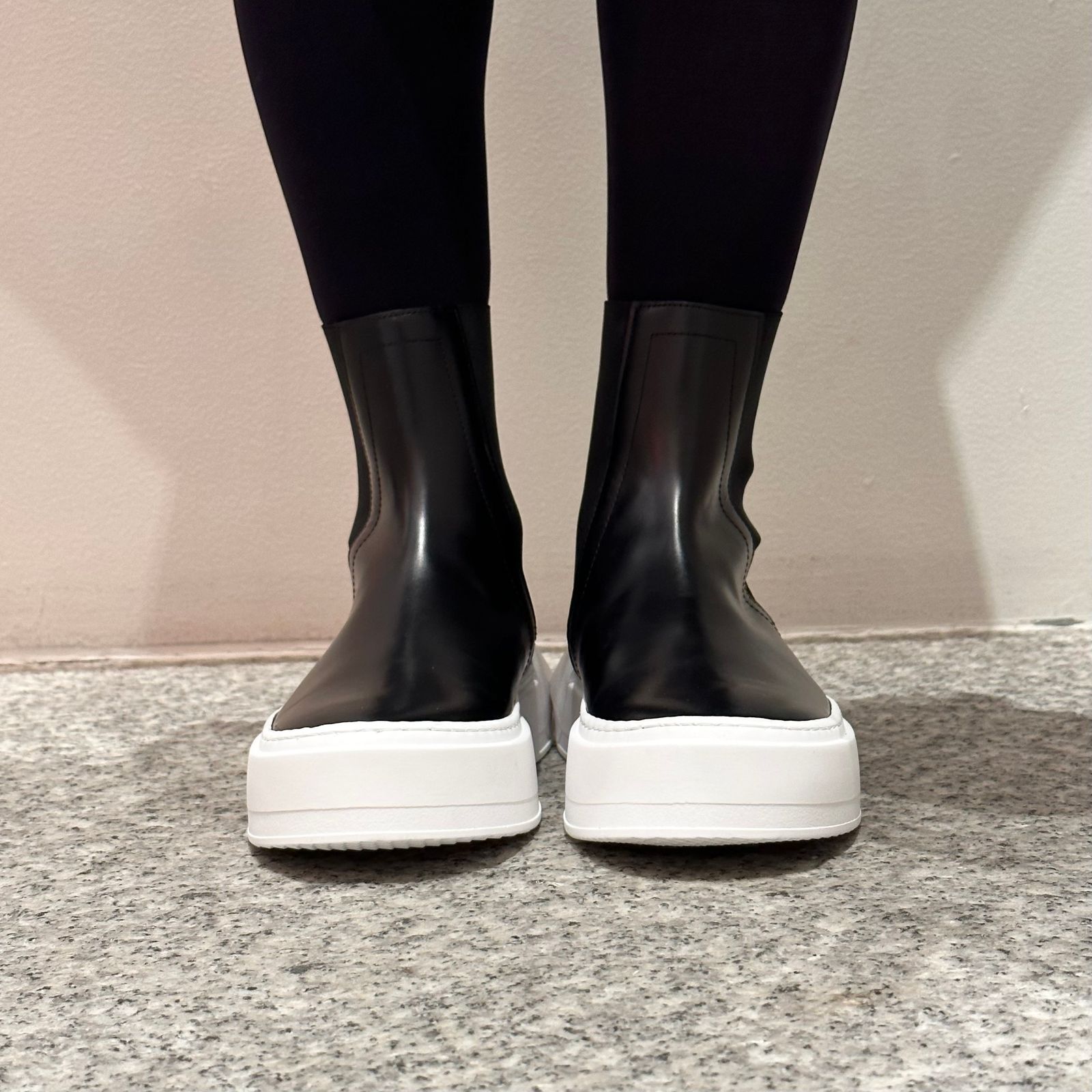 Chelsea cubics sneaker / スニーカー / ショートブーツ / チェルシーブーツ / レザー / ブラック / ホワイト