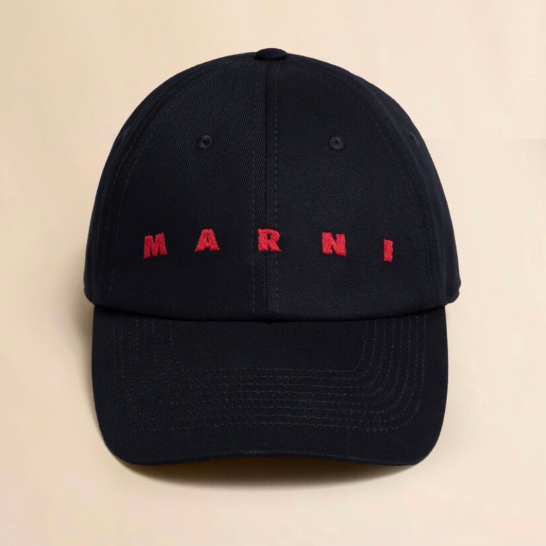 刺繡ロゴ入り オーガニックギャバジン製ベースボールキャップ / ブラック / 2025aw