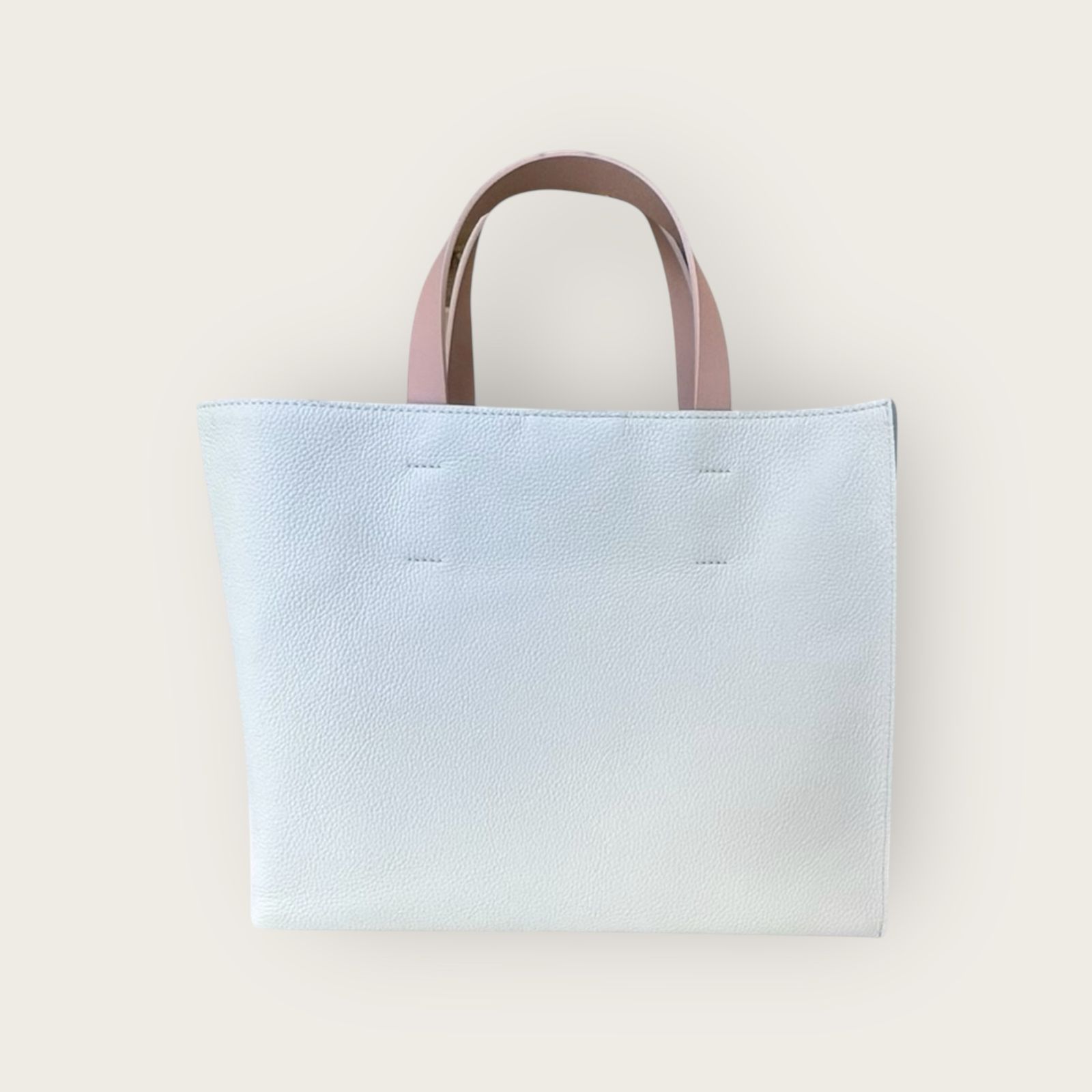 新着！【MARNI】Museoラージソフトトートバッグシンボル刺繍入り ブラック レザー製 Museo ラージソフトトートバッグ、マルニ