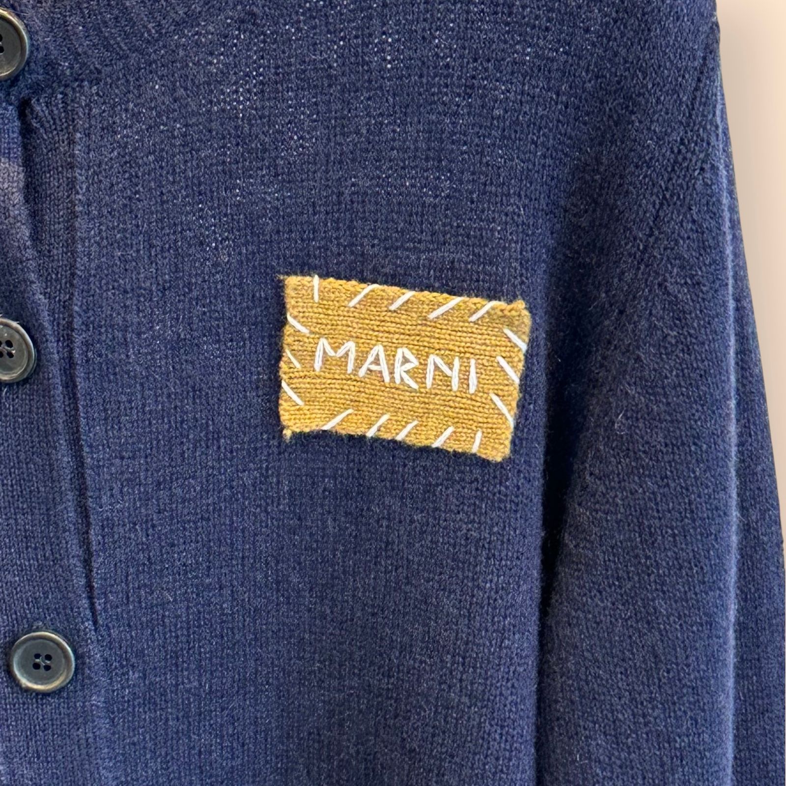 マルニパッチ付きカーディガン / ネイビー / 25aw new