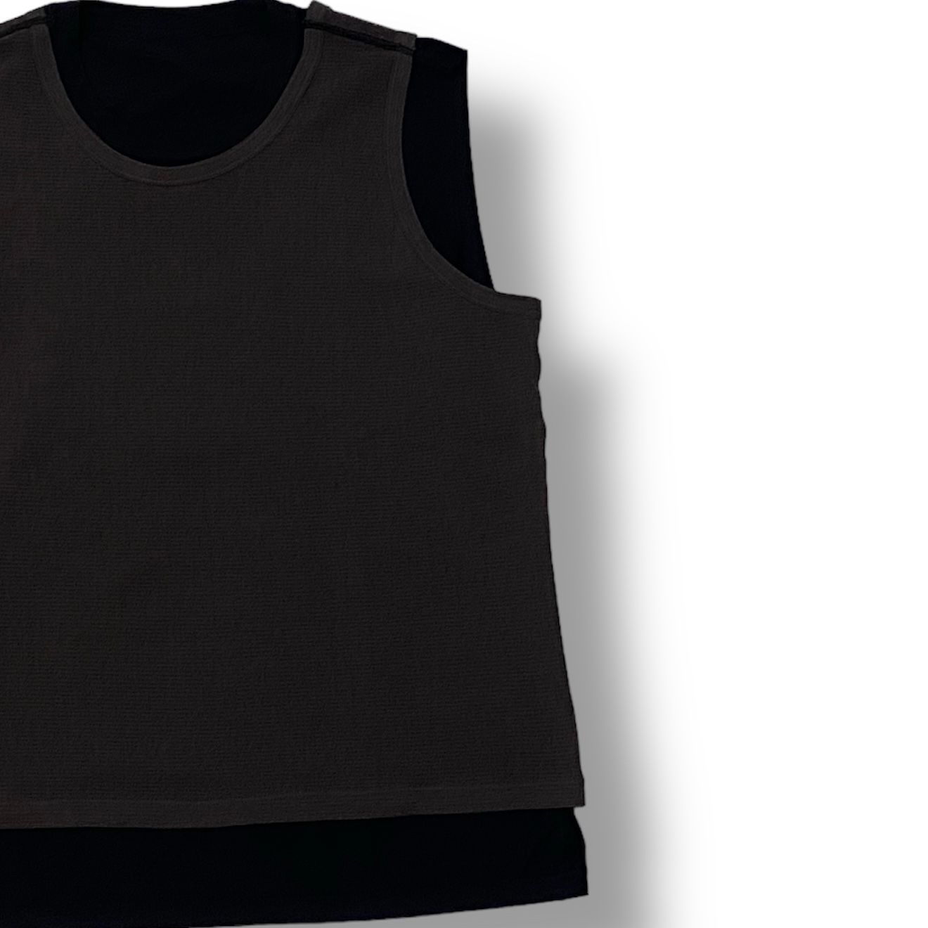 OUR LEGACY - REVERSIBLE GRAVITY TANK /BLACK/ANTIQUE CHOCOLATE 