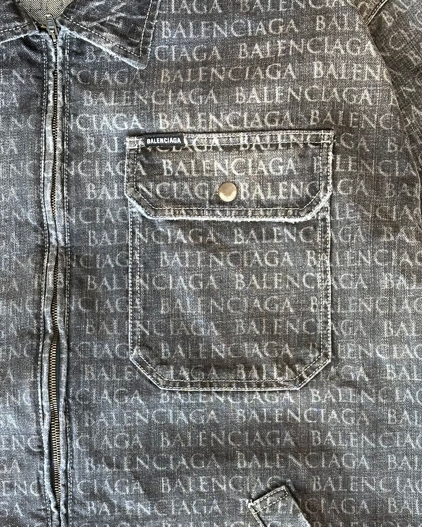 ジップアップ BALENCIAGAロゴ デニムジャケット ラージフィット / メンズ / ウェア / デニム / ブラック/グレー / 2026SS NEW
