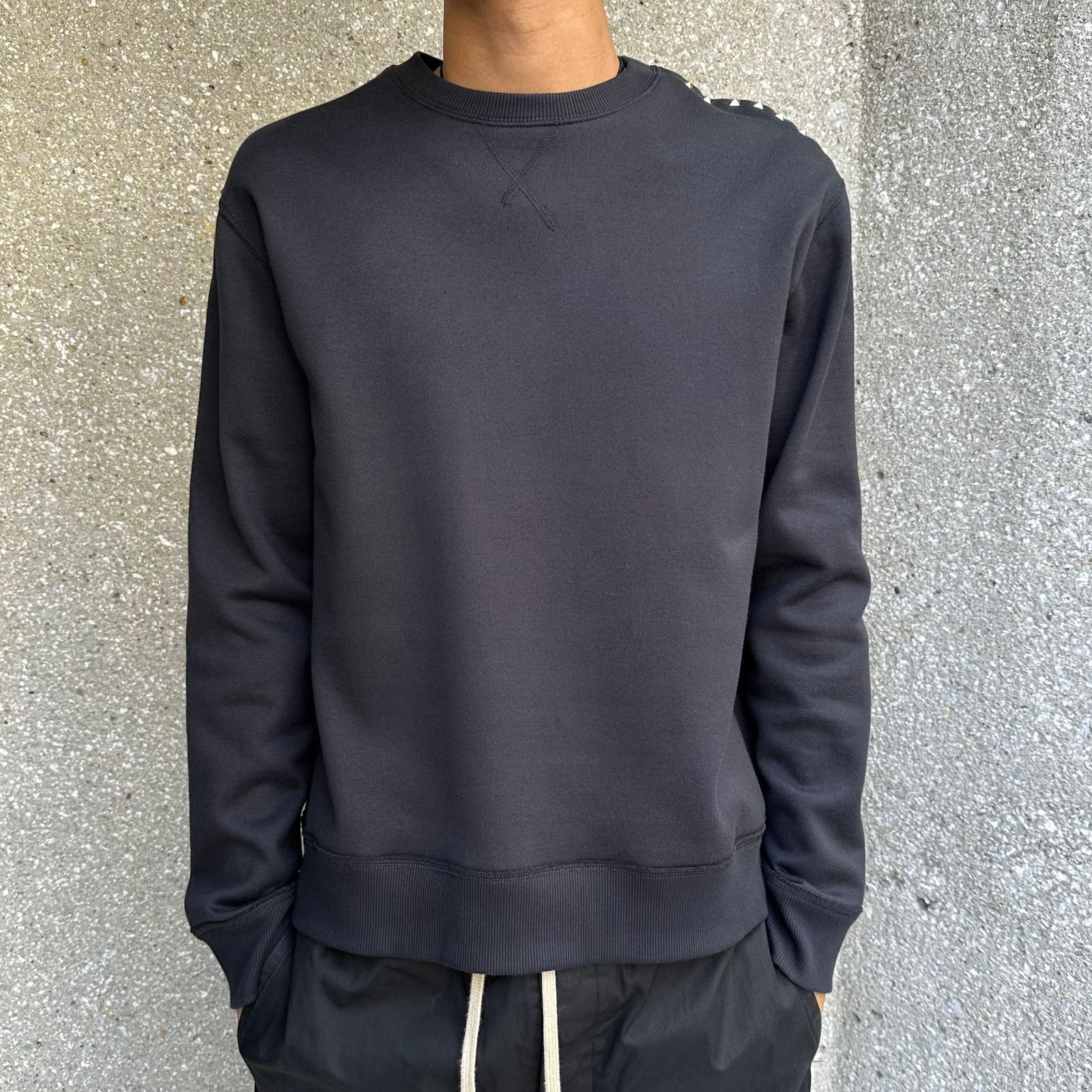Shoulder studs sweatshirt / ロングスリーブ / スウェットシャツ / ロックスタッズ / メンズ / ブラック