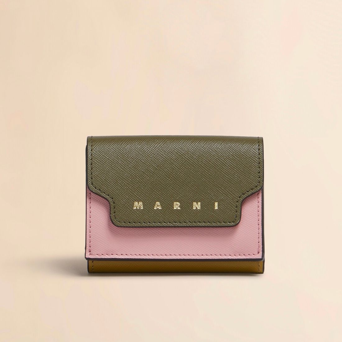 MARNI*品格が漂う*ライトピンク サフィアーノレザー三つ折り財布 MARNI*品格が漂う*ライトピンク サフィアーノレザー三つ折り財布