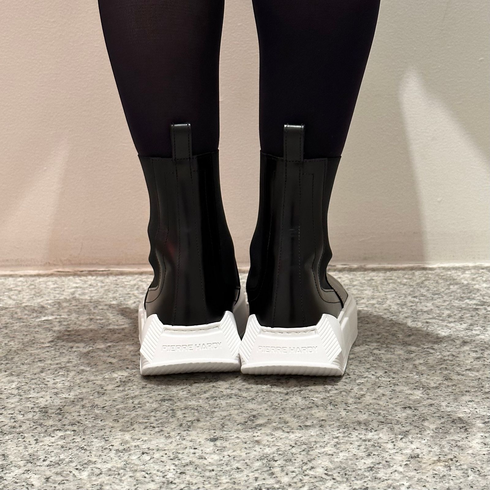 Chelsea cubics sneaker / スニーカー / ショートブーツ / チェルシーブーツ / レザー / ブラック / ホワイト