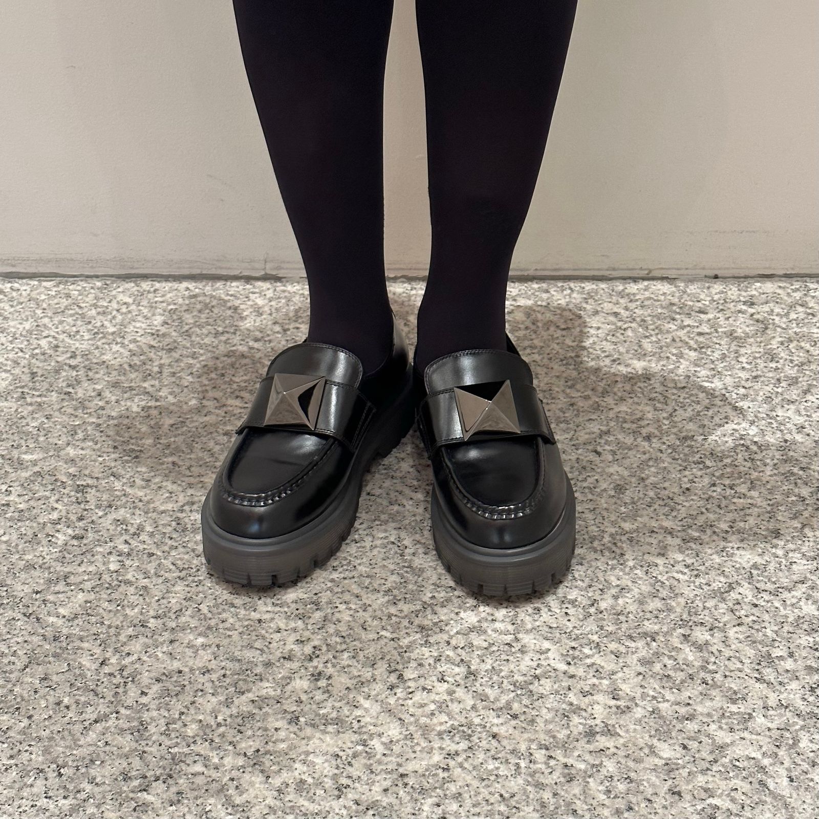 One studs calfskin moccasin / 靴 / モカシン / レザー / スタッズ / ブラック