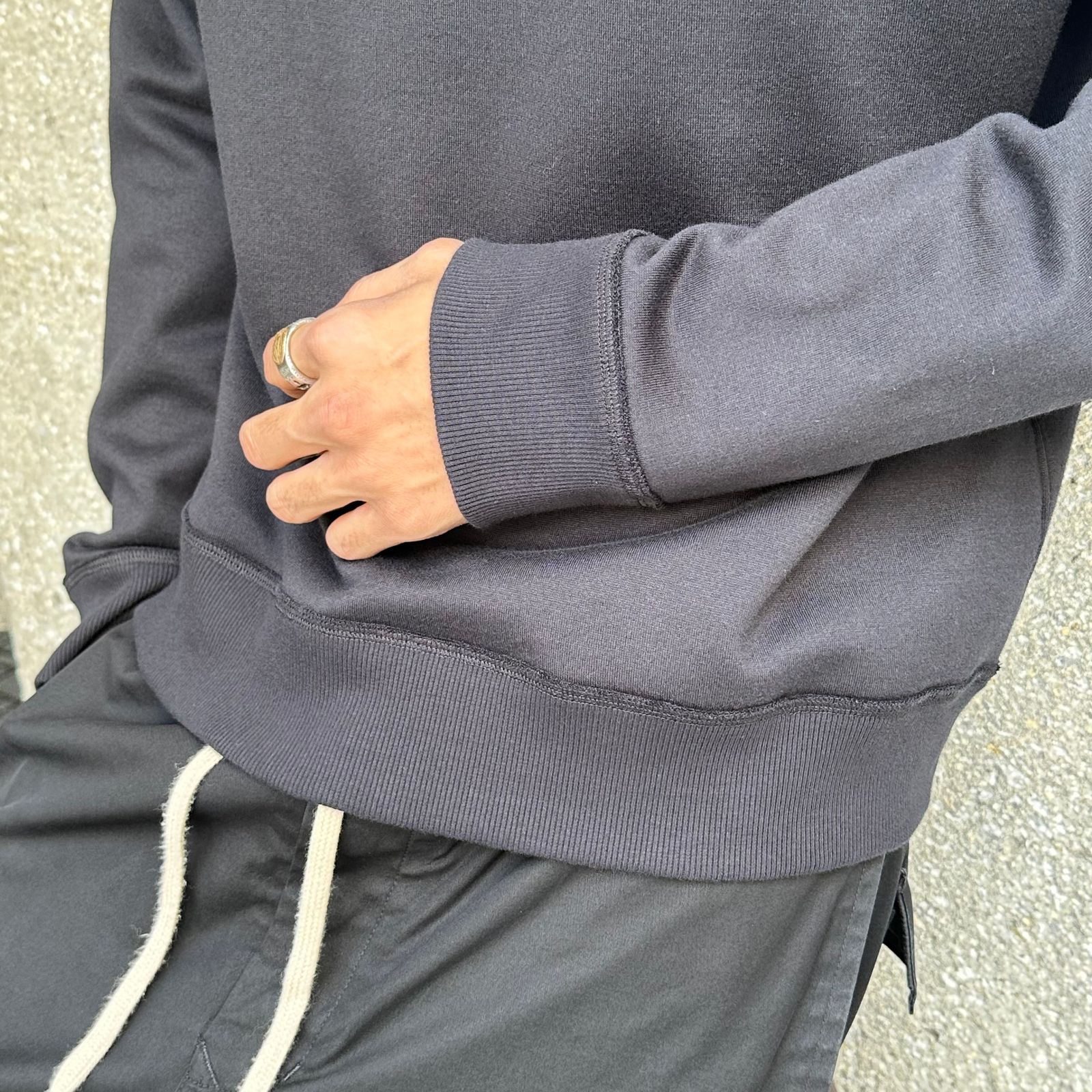 Shoulder studs sweatshirt / ロングスリーブ / スウェットシャツ / ロックスタッズ / メンズ / ブラック