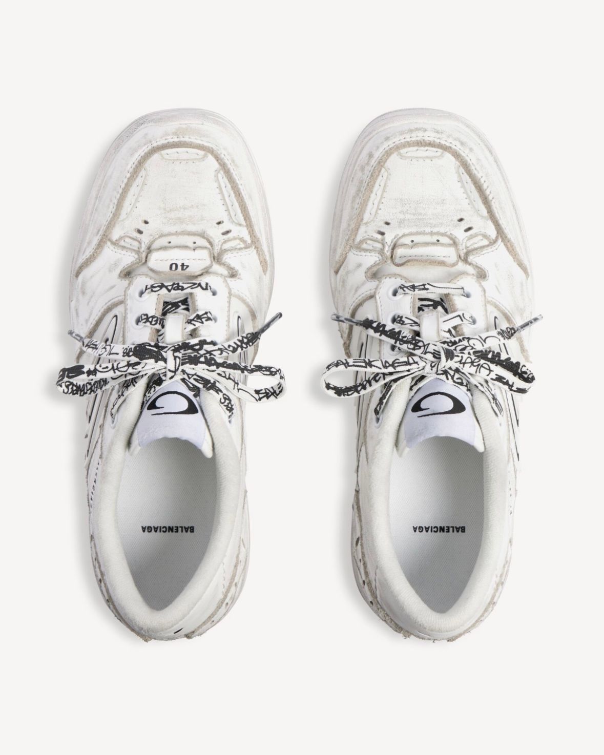 Hamptons ミディアム Worn-out スニーカ / ウィメンズ / シューズ / スニーカー / ホワイト / 2026SS NEW