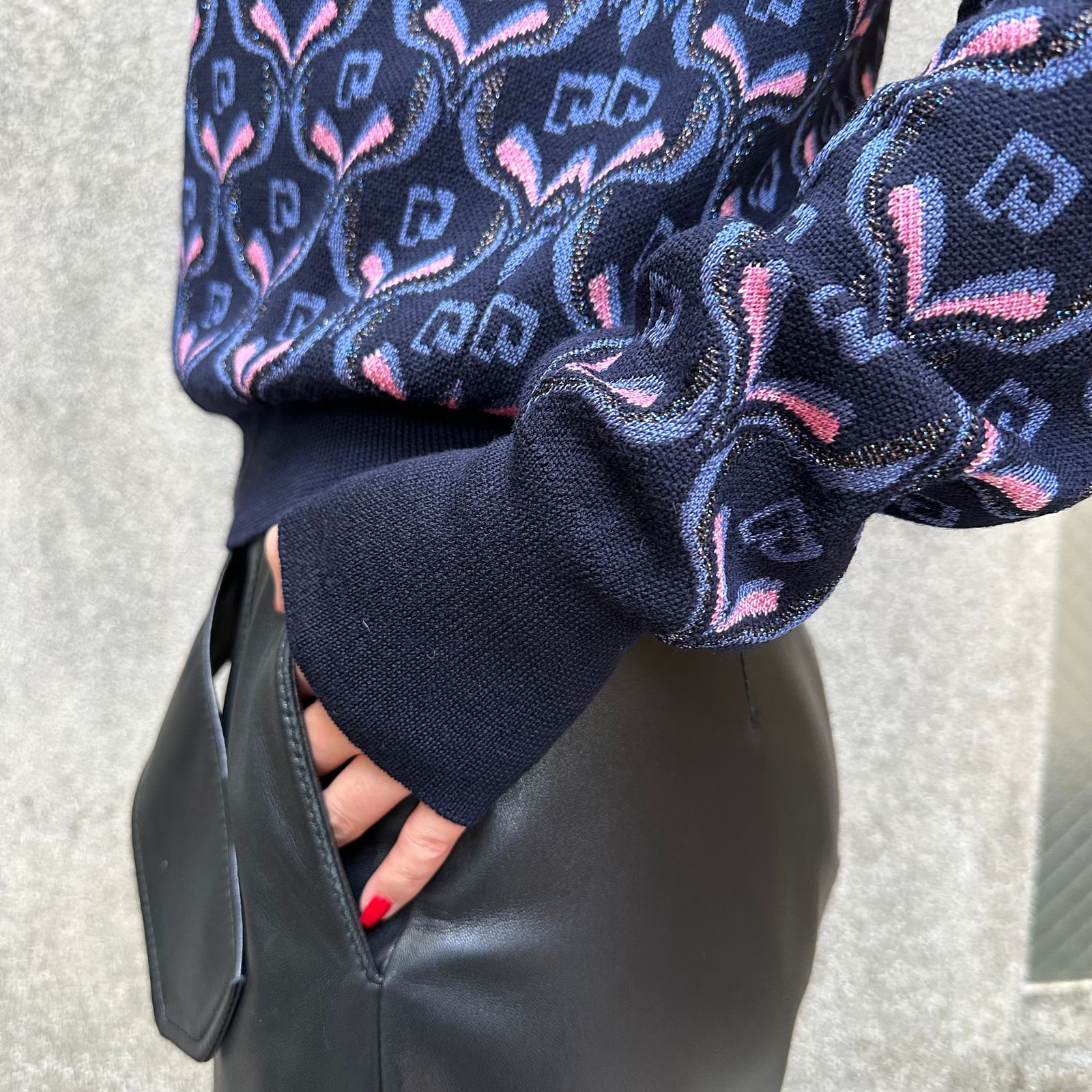 ラバンヌ（パコ ラバンヌ） / Rabanne r logo peacock feather print sweater / セーター / 孔雀の羽 / ネイビー