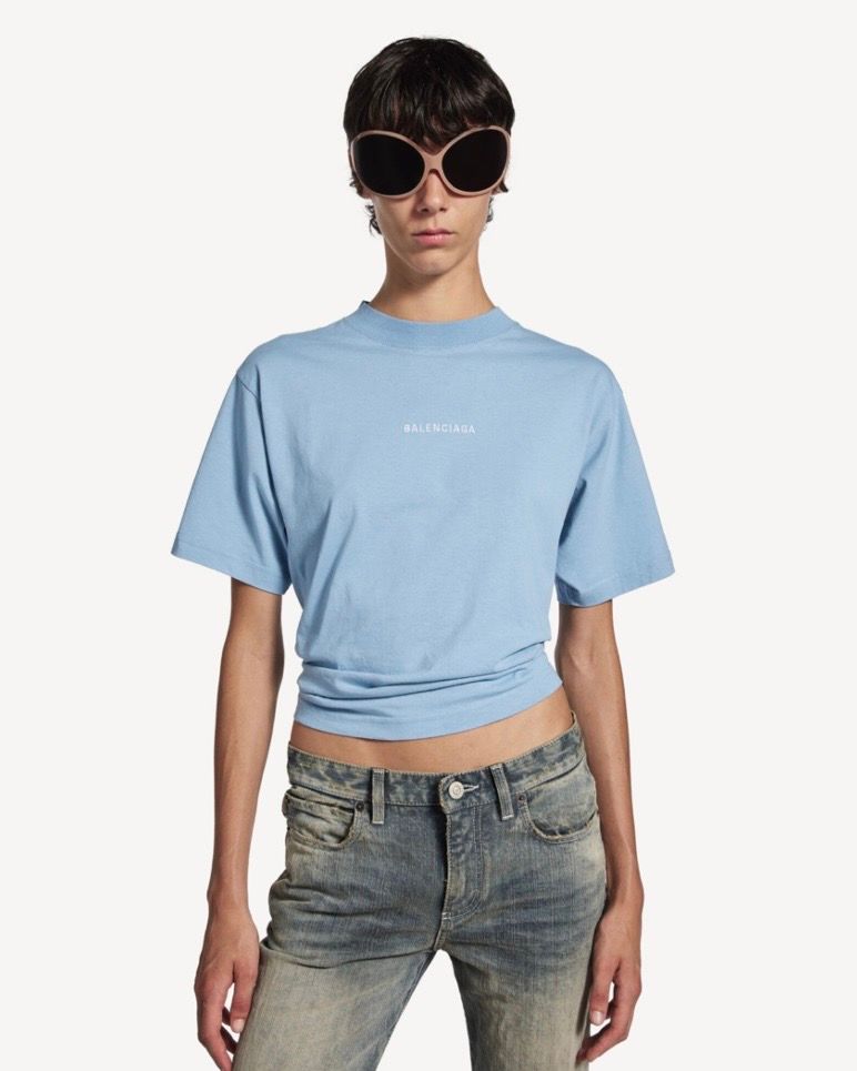 BALENCIAGA BACK Tシャツ ミディアムフィット / ウィメンズ / ウェア / Tシャツ / ライトブルー / 2026SS NEW