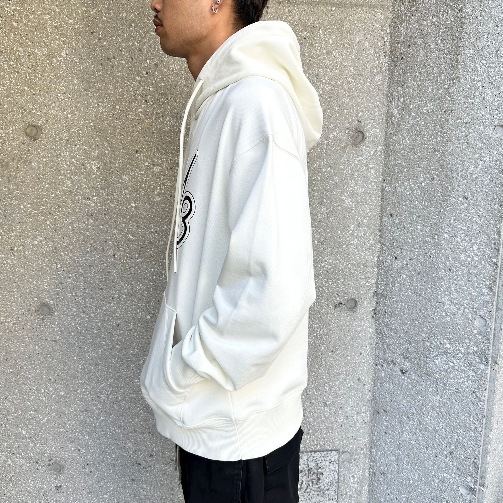 GFX Hoodie / フーディ / パーカー / オフホワイト