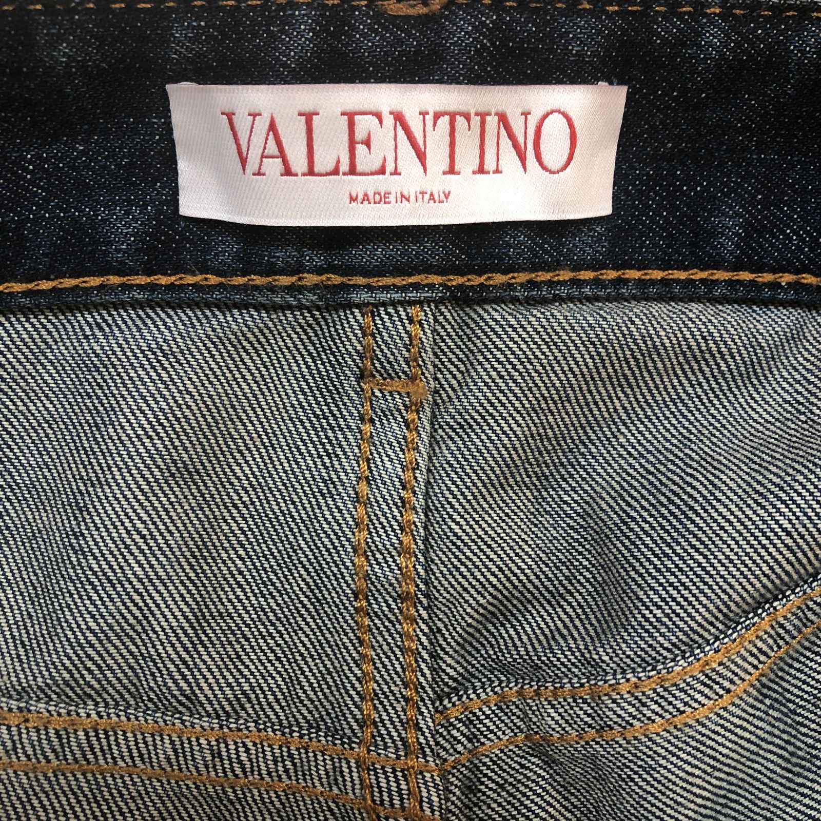国内配送【VALENTINO】メタリックVディテール フーディ 国内配送【VALENTINO】メタリックVディテール フーディ 国内送