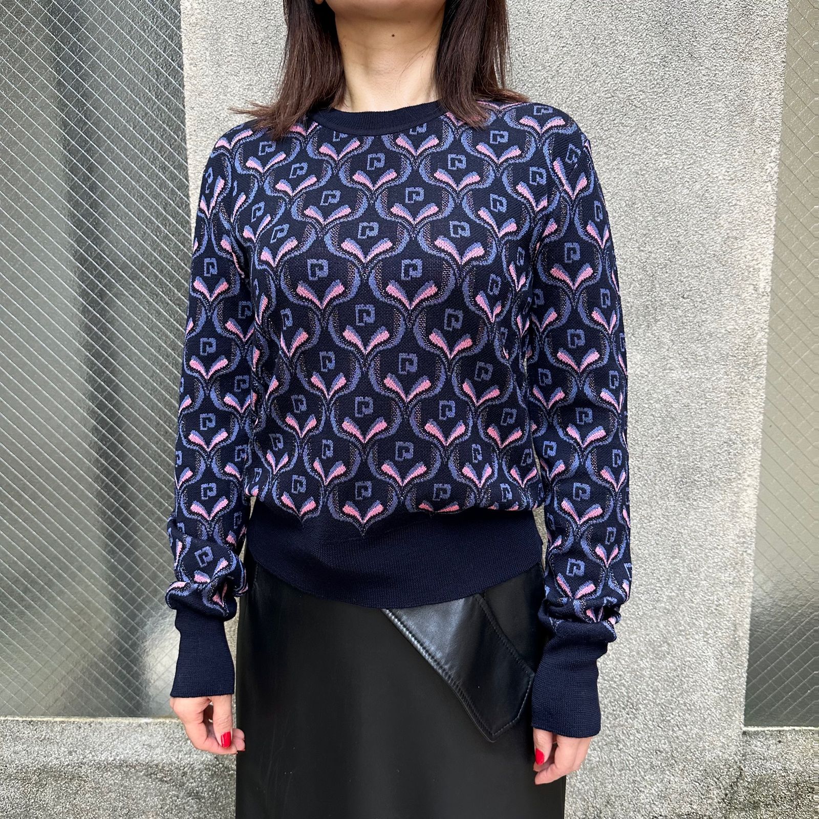ラバンヌ（パコ ラバンヌ） / Rabanne r logo peacock feather print sweater / セーター / 孔雀の羽 / ネイビー