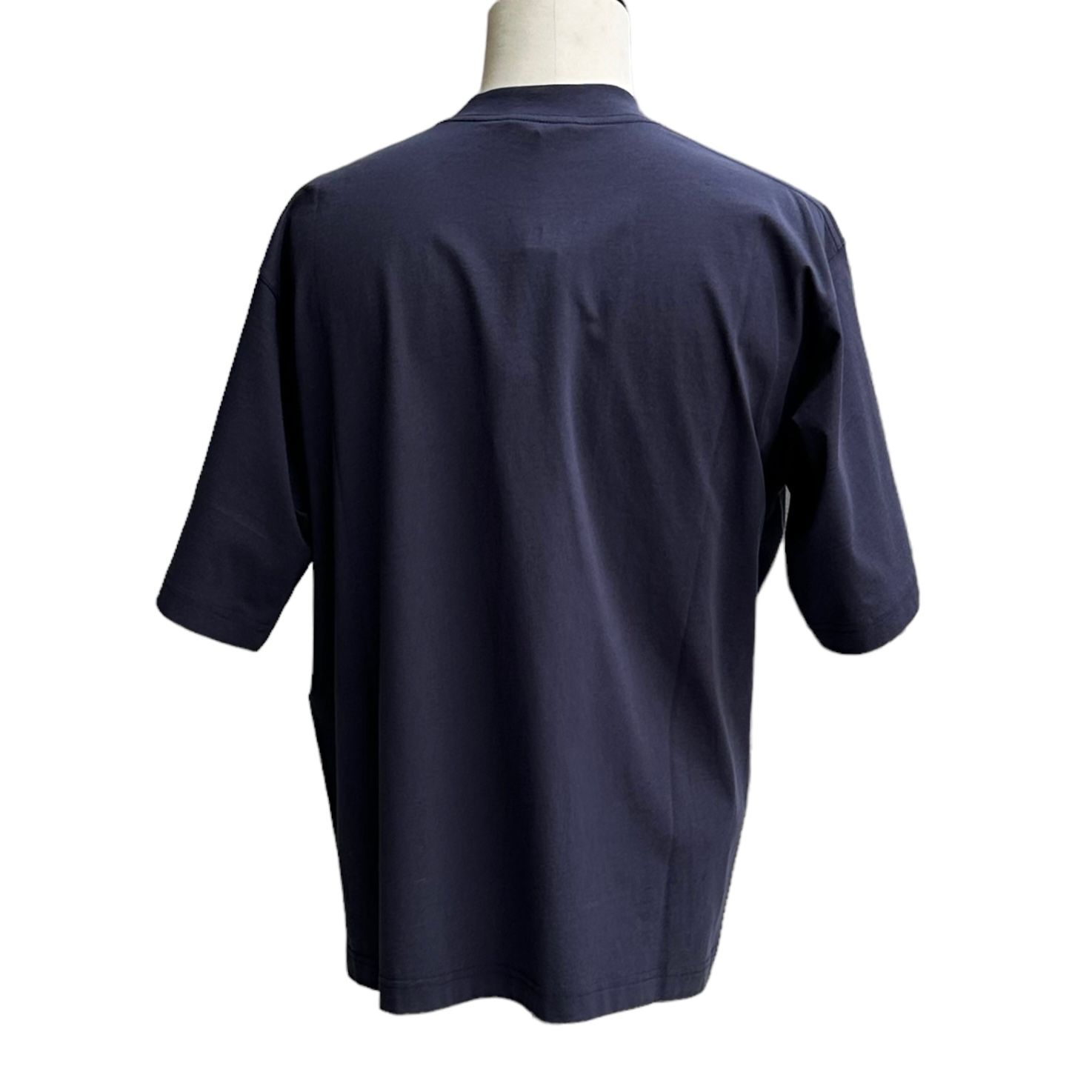 ミニロゴ入り オーガニックコットン製Tシャツ/ネイビー/ユニセックス