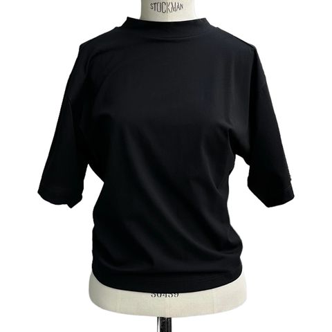 バックオープンデザイン Tシャツ / ブラック / ウィメンズ