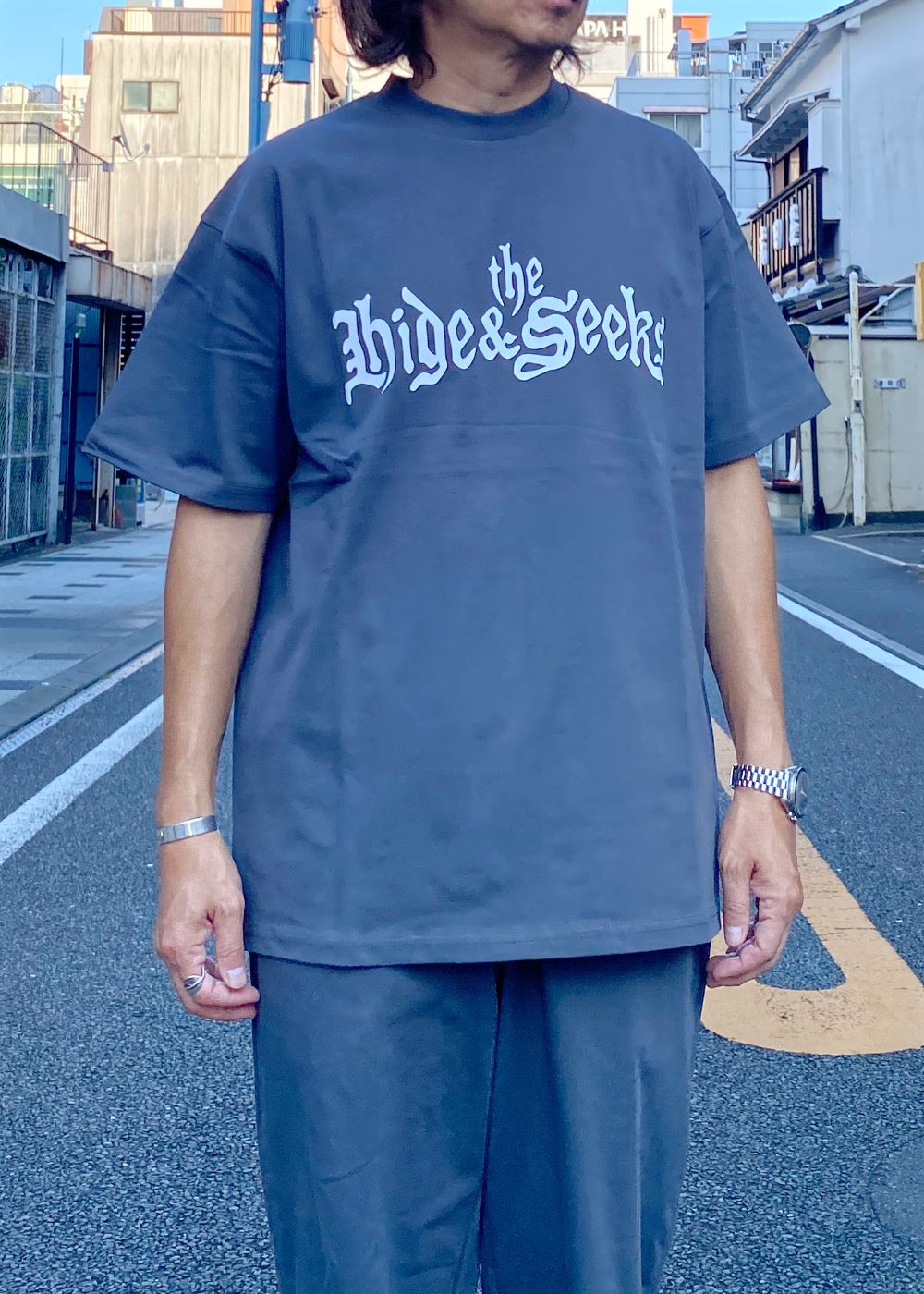The H&S S/S Tee (CHARCOAL GRAY) / 西浦徹 コラボ Tシャツ