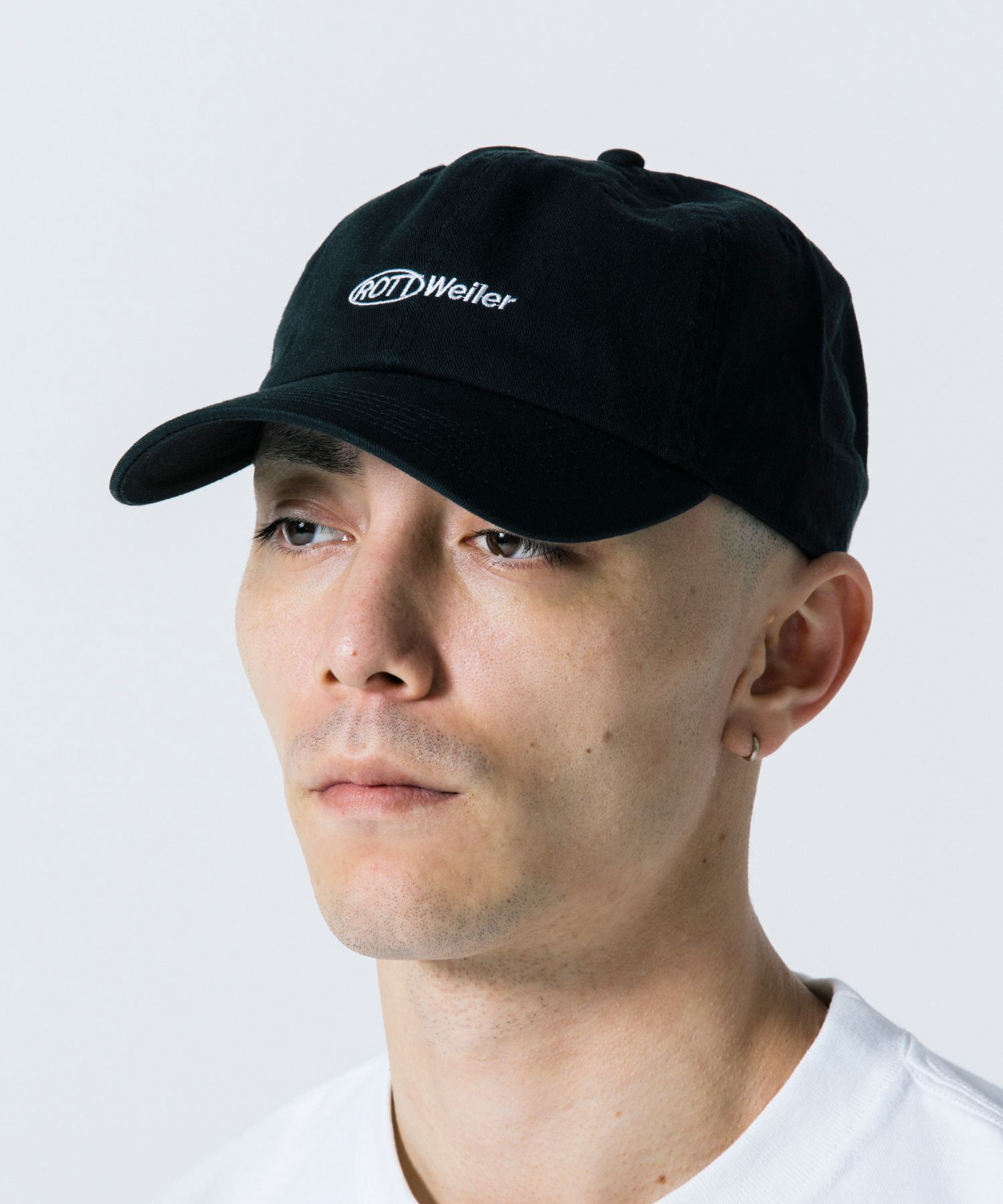 RW CAP (BLACK) / ロゴ刺繍 ダッド キャップ。