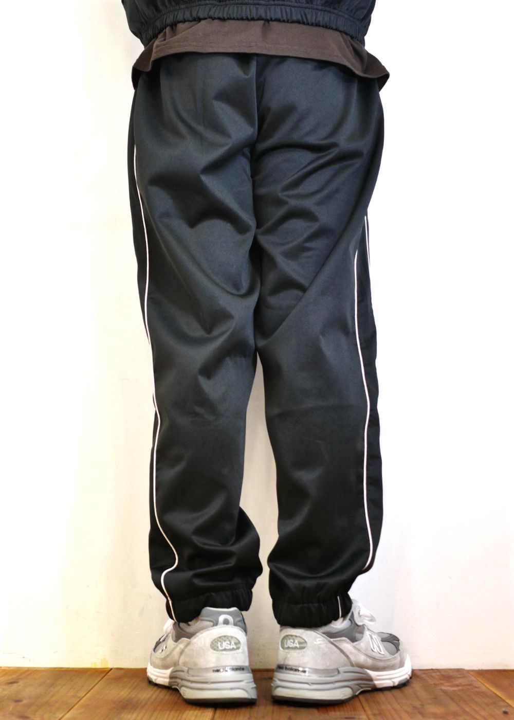 HIDE AND SEEK - JERSEY TRACK PANT (BLACK) / セットアップ ライン 