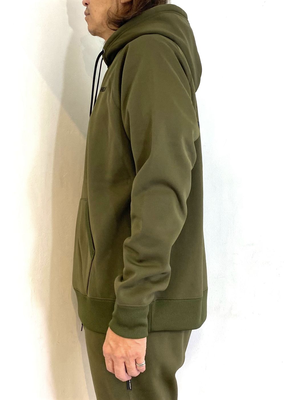 PLEASURE SEEKERS TEC HOODIE (OLIVE) / セットアップ テック フーディー / セットアップ可能