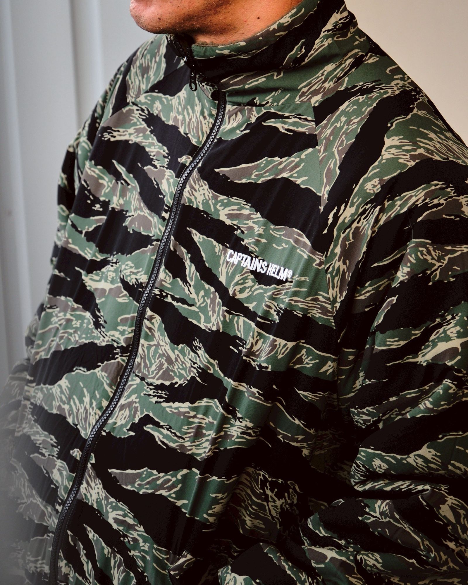 【ラスト1点】REVERSIBLE FLEECE JACKET (OLIVE×TIGER CAMO) / リバーシブル フリース ジャケット