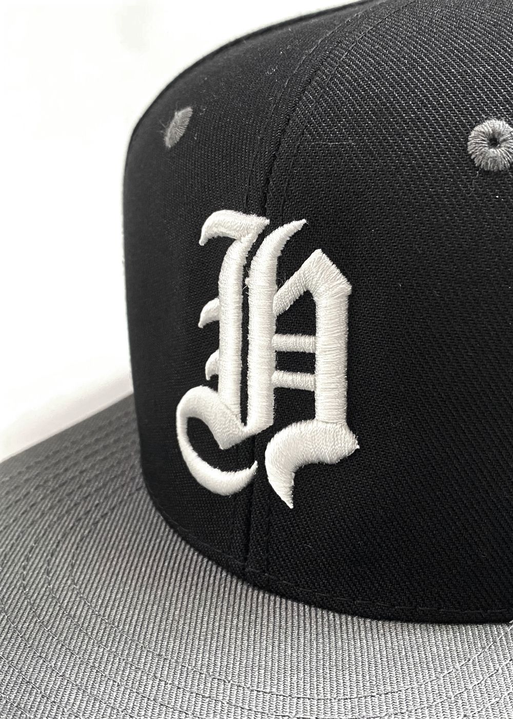 【ラスト1点】H Baseball CAP (BLACK/CHARCOAL) / 刺繍ロゴ ベースボールキャップ