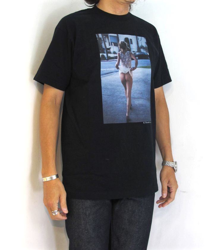 Davide Sorrenti×Stie-lo Jaime Flashing Bum T-SH (BLACK) / ×ダヴィデ・ソレンティ×スティーロ コラボフォトT