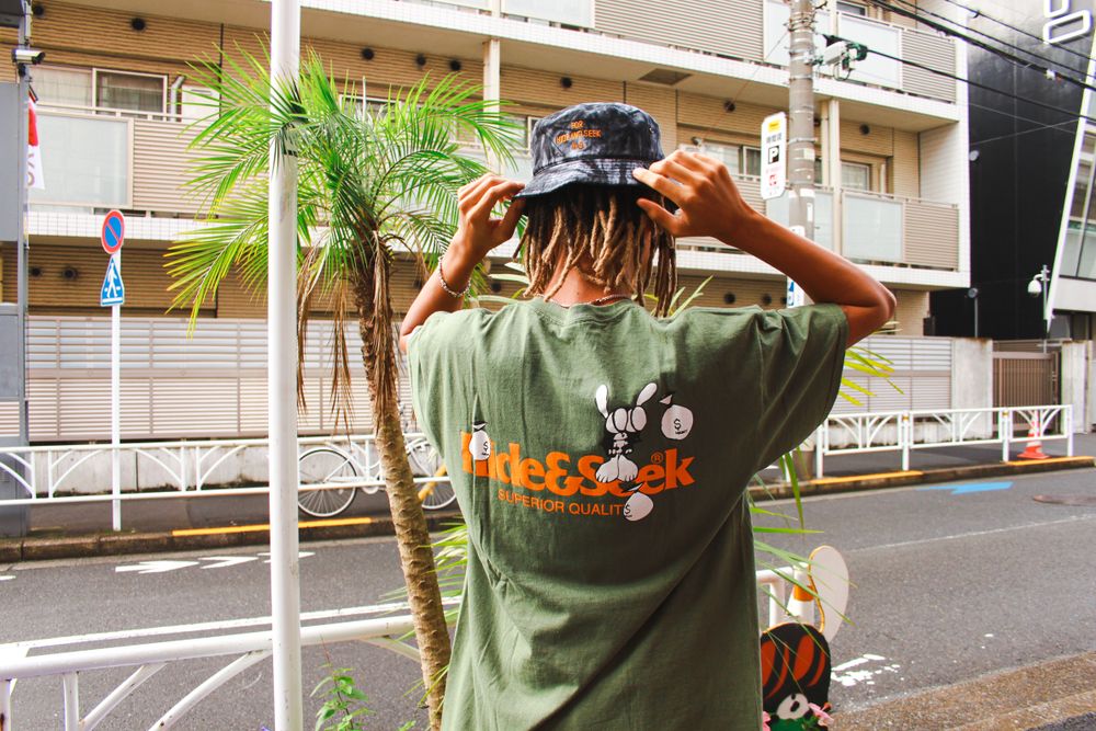 季節外れのTシャツ需要。