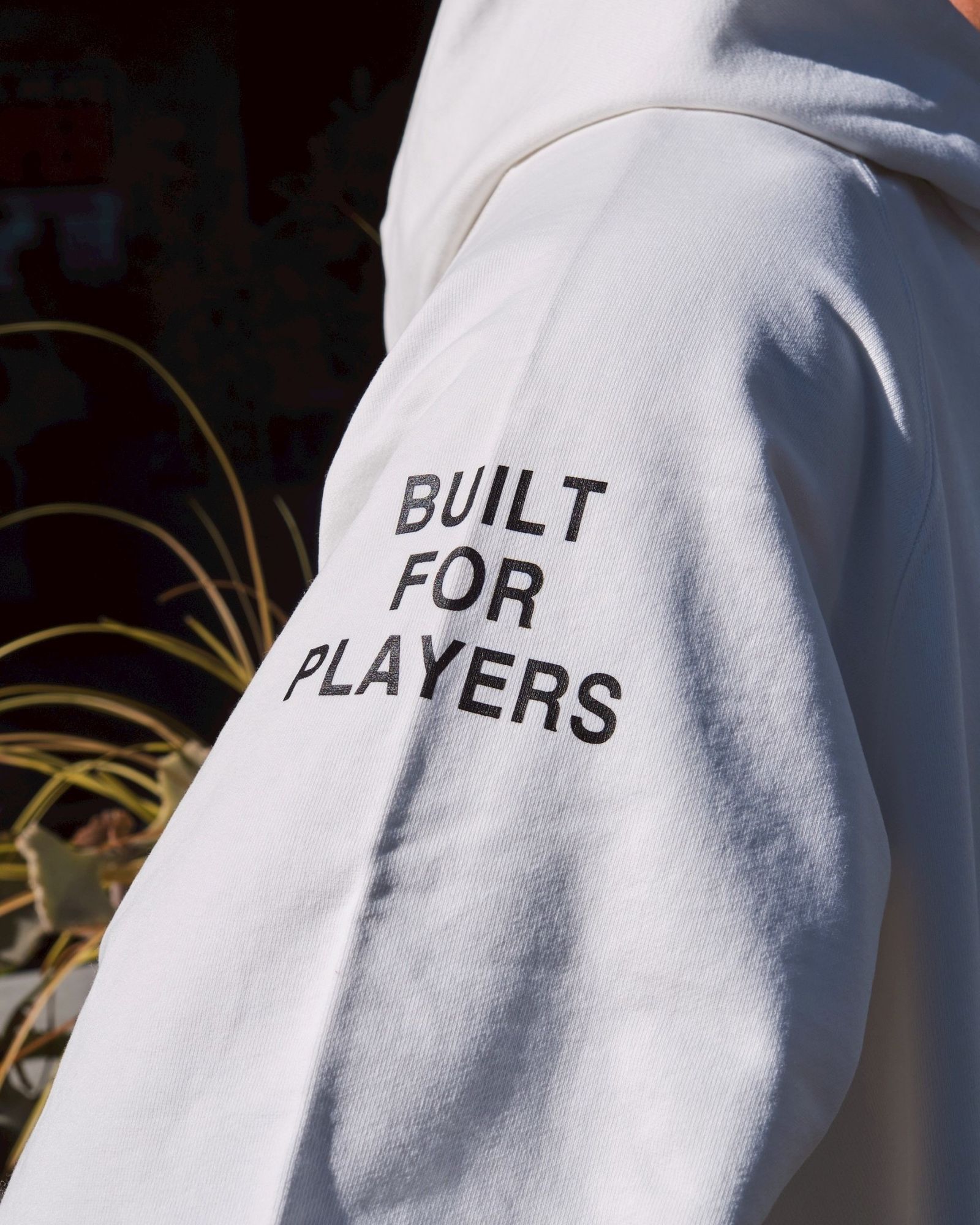 TM LOGO HOODIE (WHITE) / ロゴ プリント スウェット パーカー