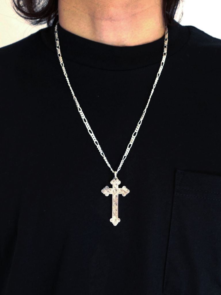 ANTIDOTE BUYERS CLUB - ENGRAVED LARGE CROSS PENDANT (SILVER 