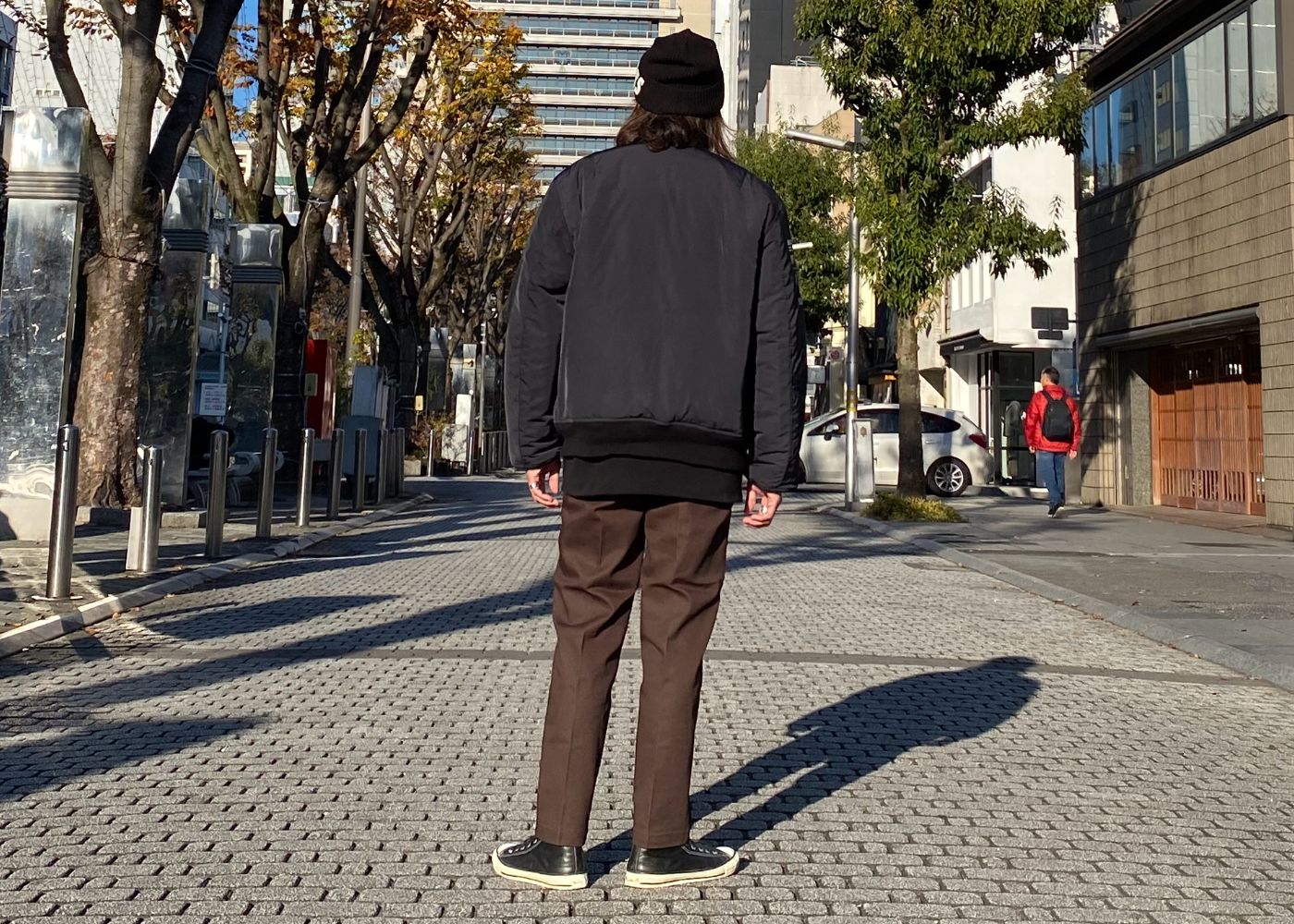 豪華グラフィックが載ったMA-1が引き立つ無骨なアメカジスタイル