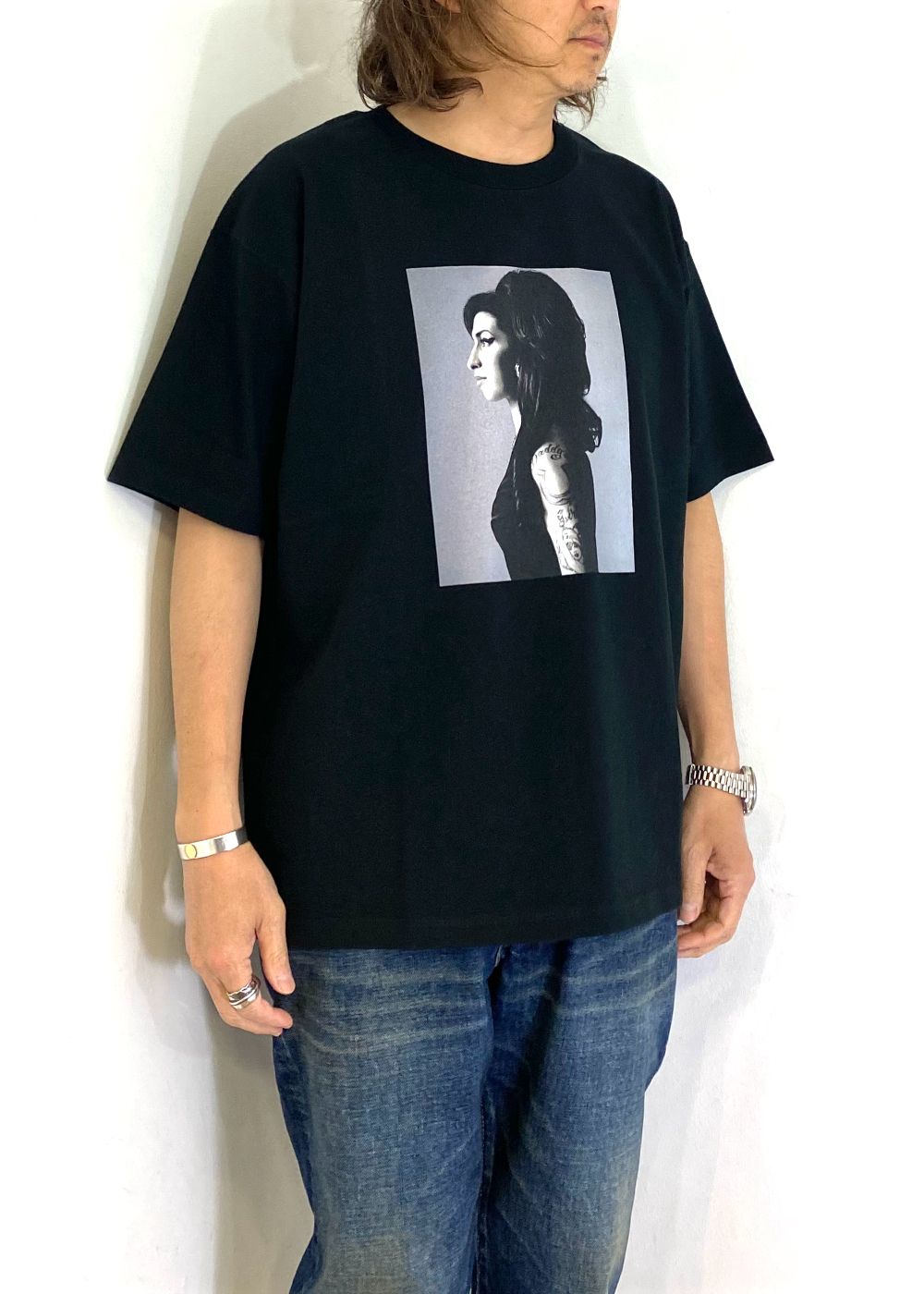 Amy Winehouse "Profile" Photo S/S Tee (BLACK) / エイミー・ワインハウス コラボ Tシャツ