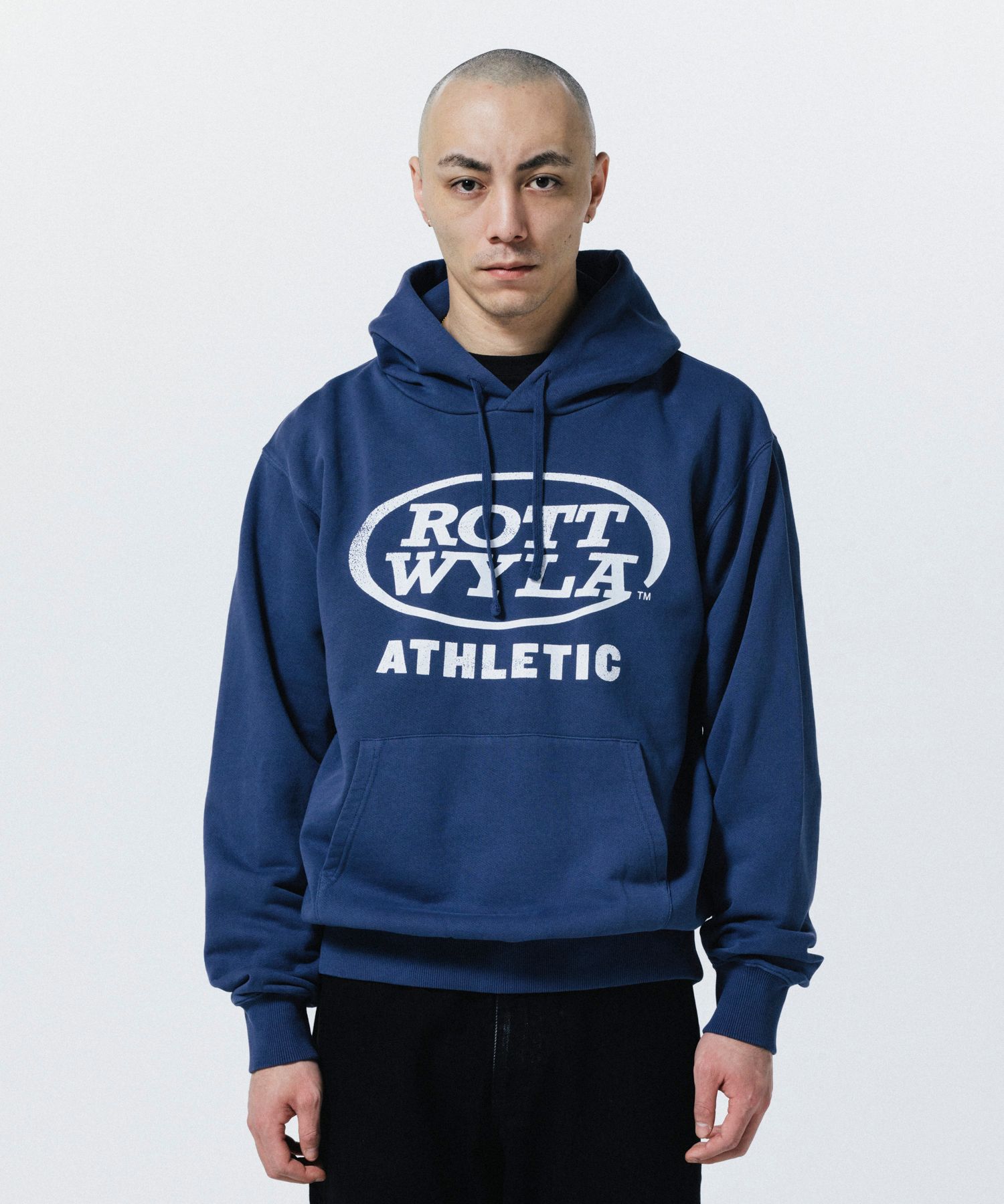 ATHLETIC PARKA (NAVY) / ロゴ プリント ピグメント スウェット パーカー