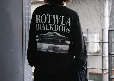 オールブラックで魅せる大人のスポーツミックススタイル