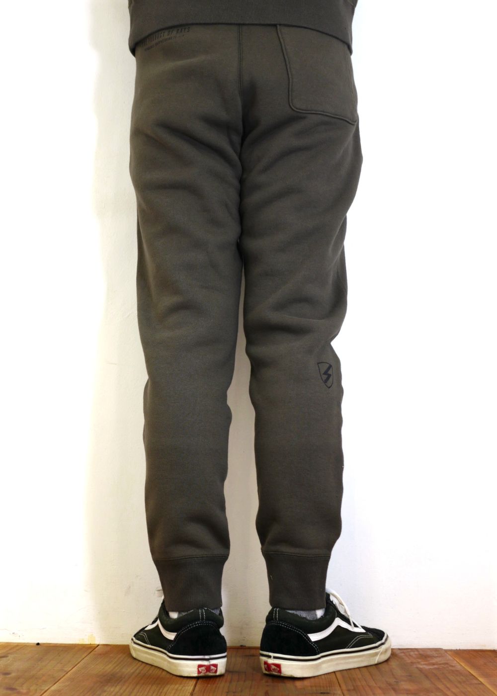 RATS - JOGGER SWEAT PANTS (KHAKI) / プリントスウェットパンツ