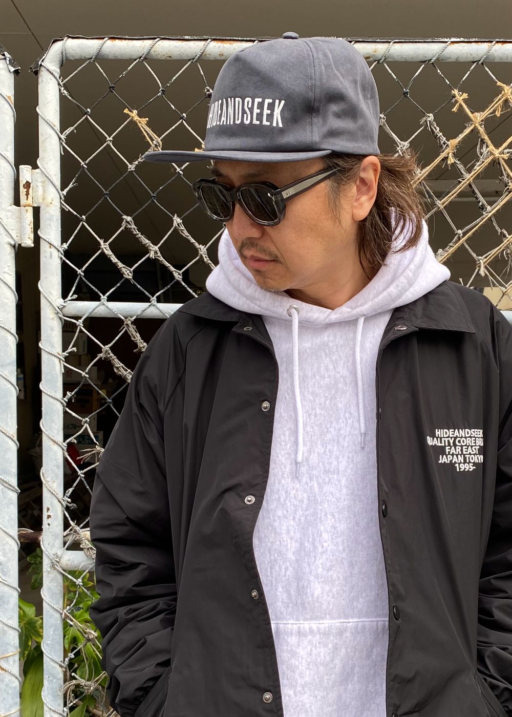 Logo Trucker CAP (CHARCOAL GRAY) / ロゴ刺繍 ベースボール キャップ