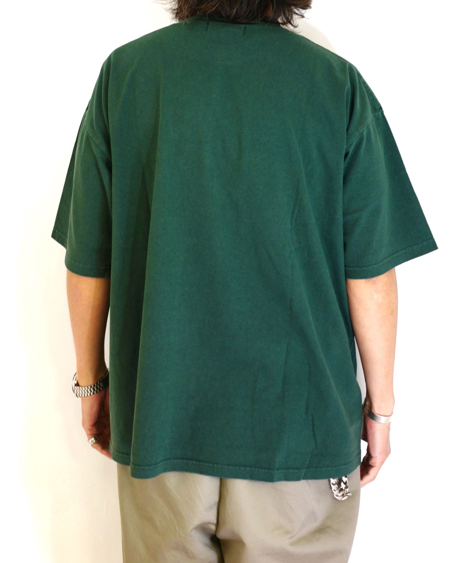 RTTW PIGMENT TEE (GREEN) / カレッジロゴ プリント Tシャツ