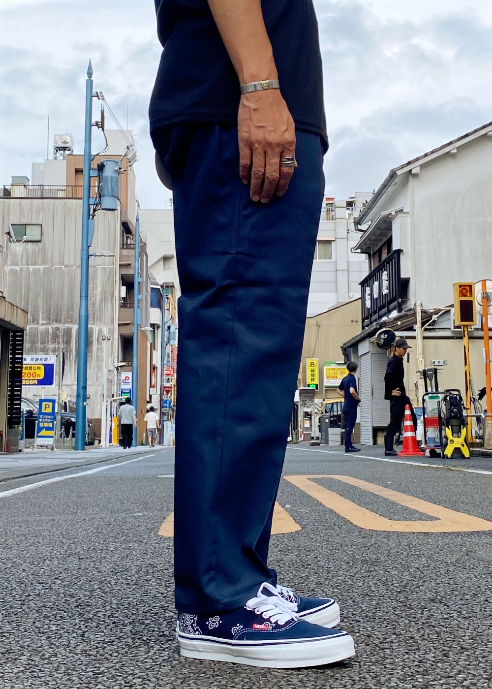 DICKIES 10L TC PANTS "THUNDERS" (D.NAVY) / ディッキーズ コラボ チノパンツ