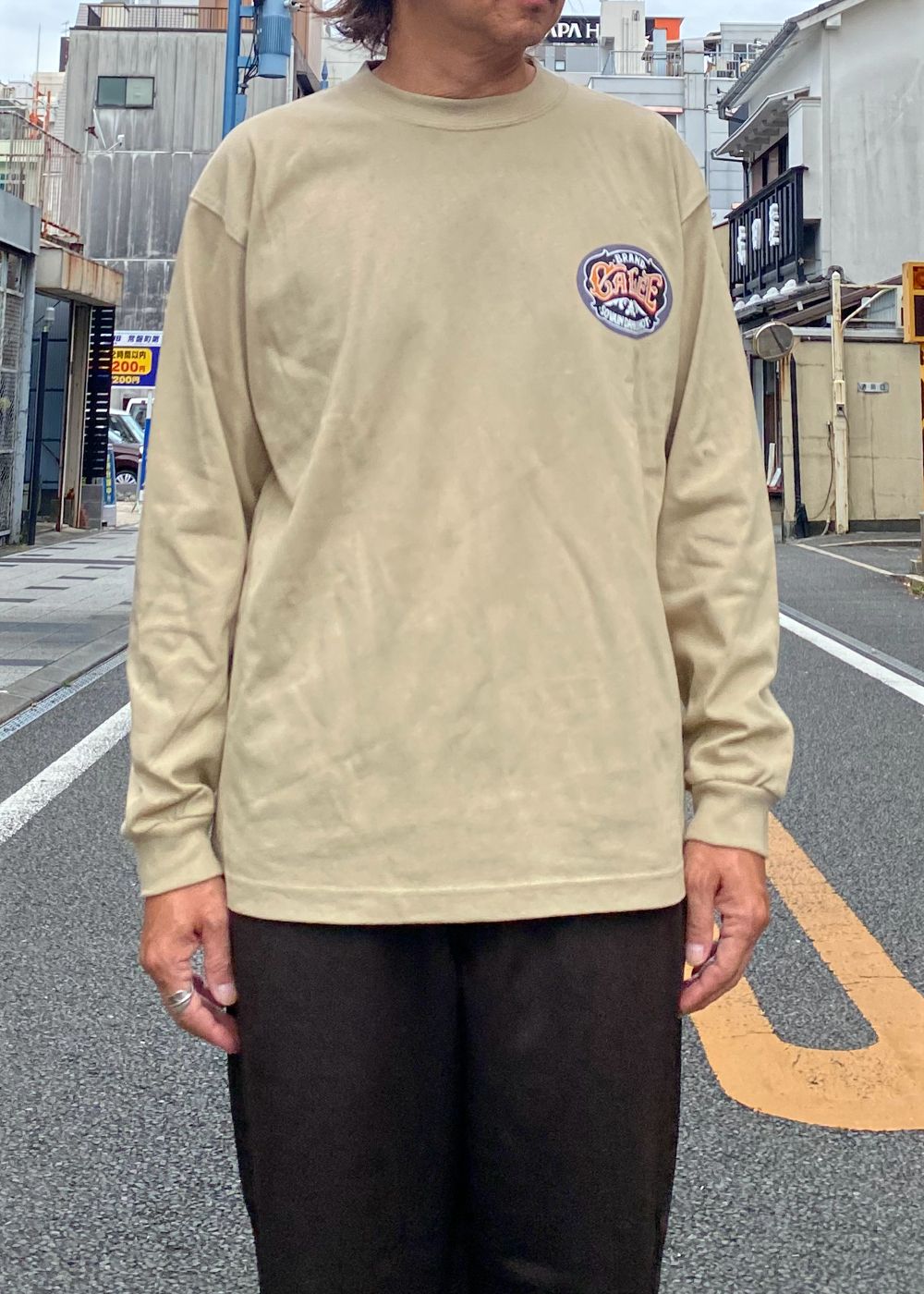 VINTAGE TYPE SIGNBOARD L/S TEE ＜NATURALLY PAINT DESIGN＞ (BEIGE) / ×ナチュラリーペイント コラボ Tシャツ