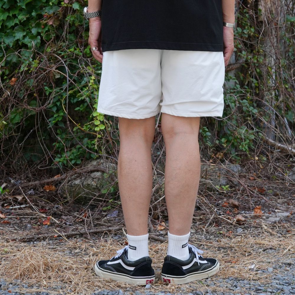 ACTIVE TECH SHORTS (WHITE) / ストレッチ ナイロン ショーツ
