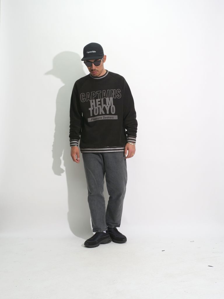 CAPTAINS HELM - P-LINE FLEECE CREW (BLACK) / プリント クルーネック 