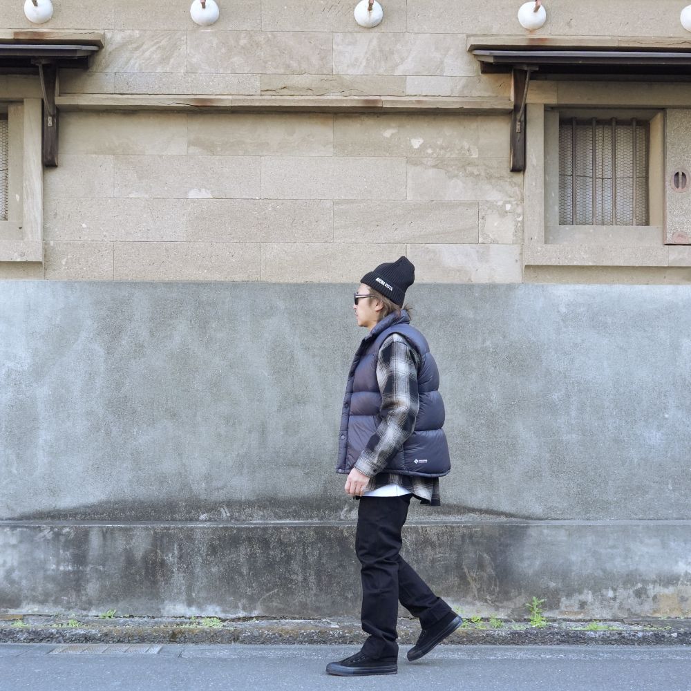 × nonnative DWELLER DOWN VEST (BLACK) / ノンネイティブ コラボ ダウンベスト