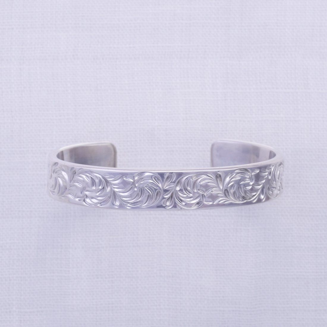 KARAKUSA Bangle 12mm width (SILVER) / 唐草平打ちバングル(12mm) - S