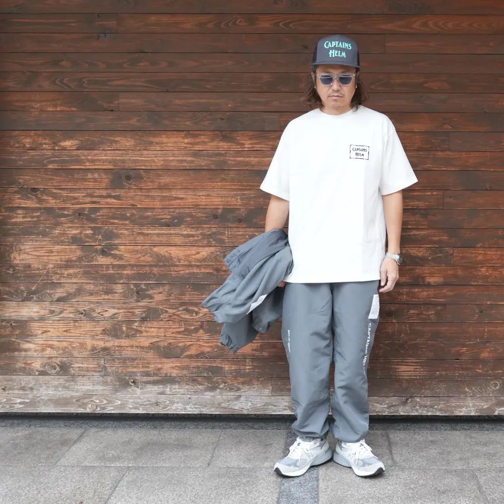 SYL LOGO SS TEE (WHITE) / ロゴ プリント Tシャツ