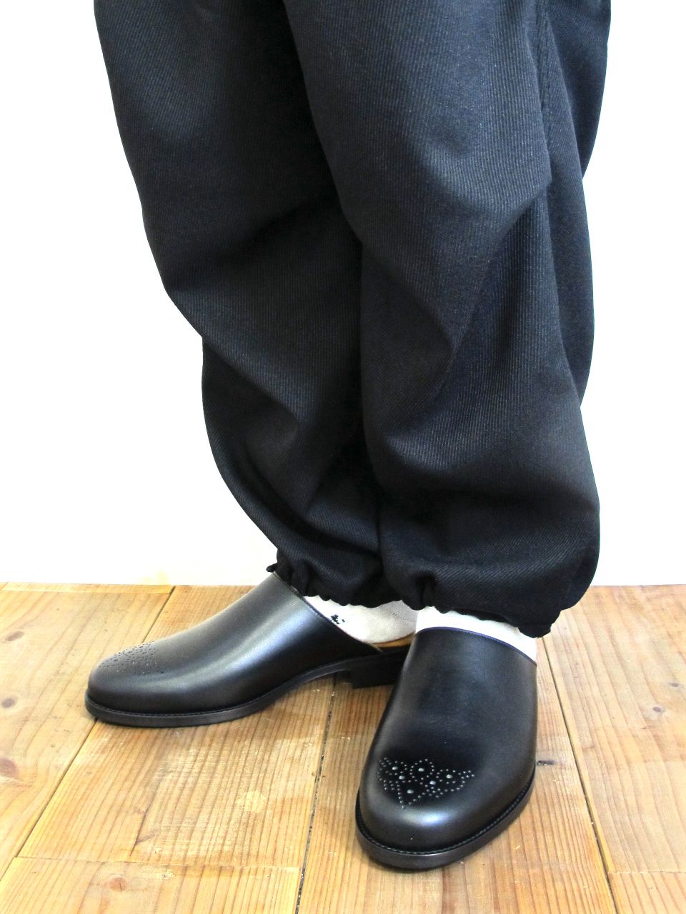 COOTIE Tomo\u0026Co. Name. Leather Slippers