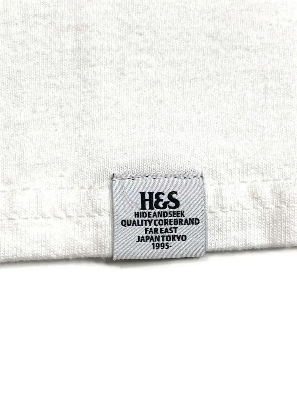 Logo S/S Tee (WHITE) / ロゴ プリント ルーズフィット Tシャツ